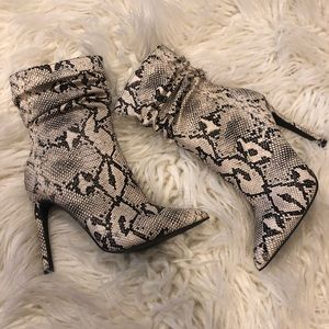 Booties faux snake skin... Never worn